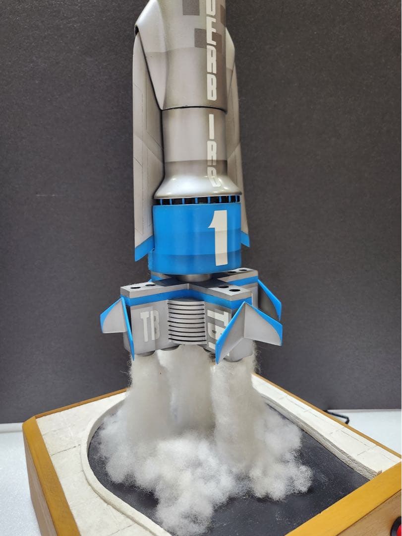 【最終値下げ！】衝撃プライス35% オフ TB1 特大全高50cm電飾プロ製作