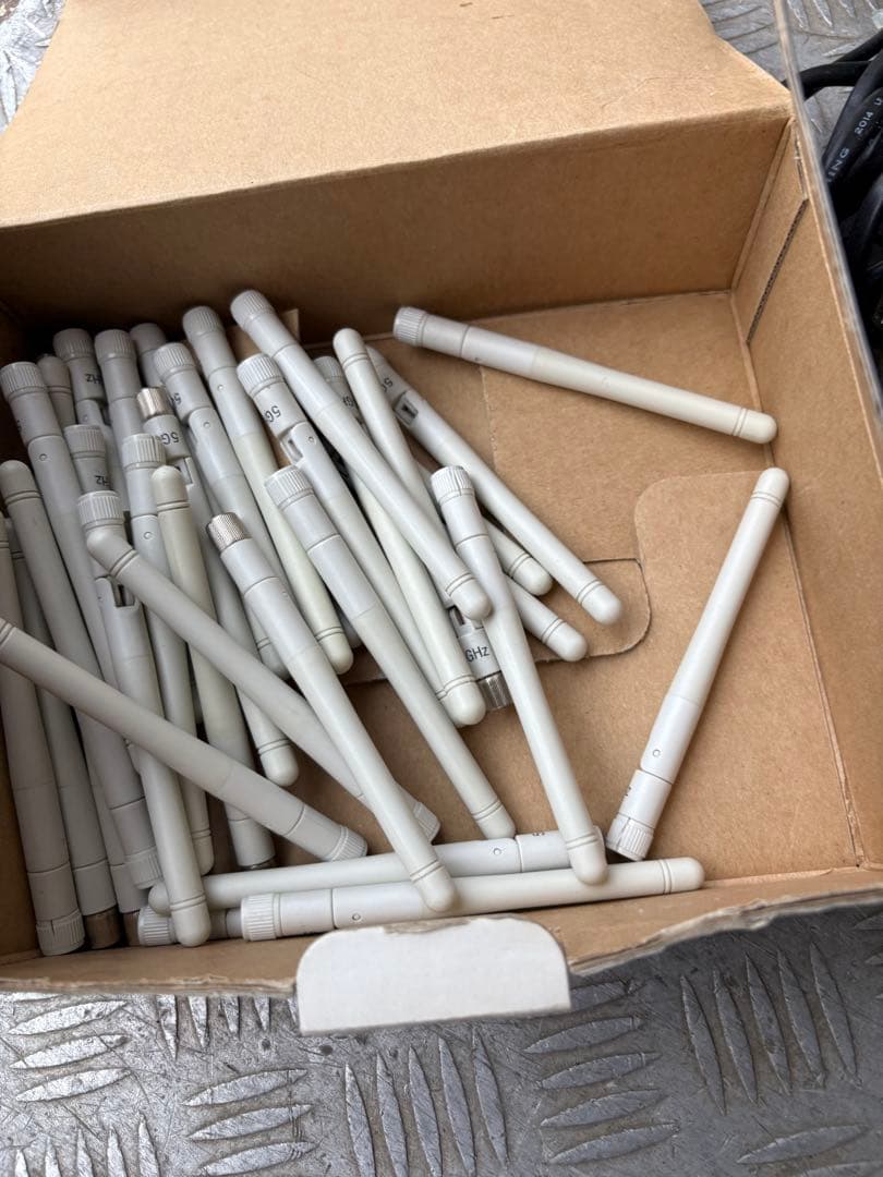 AT-TQ2450　アライドテレシス １４台　アンテナ　電源など　現状ジャンク