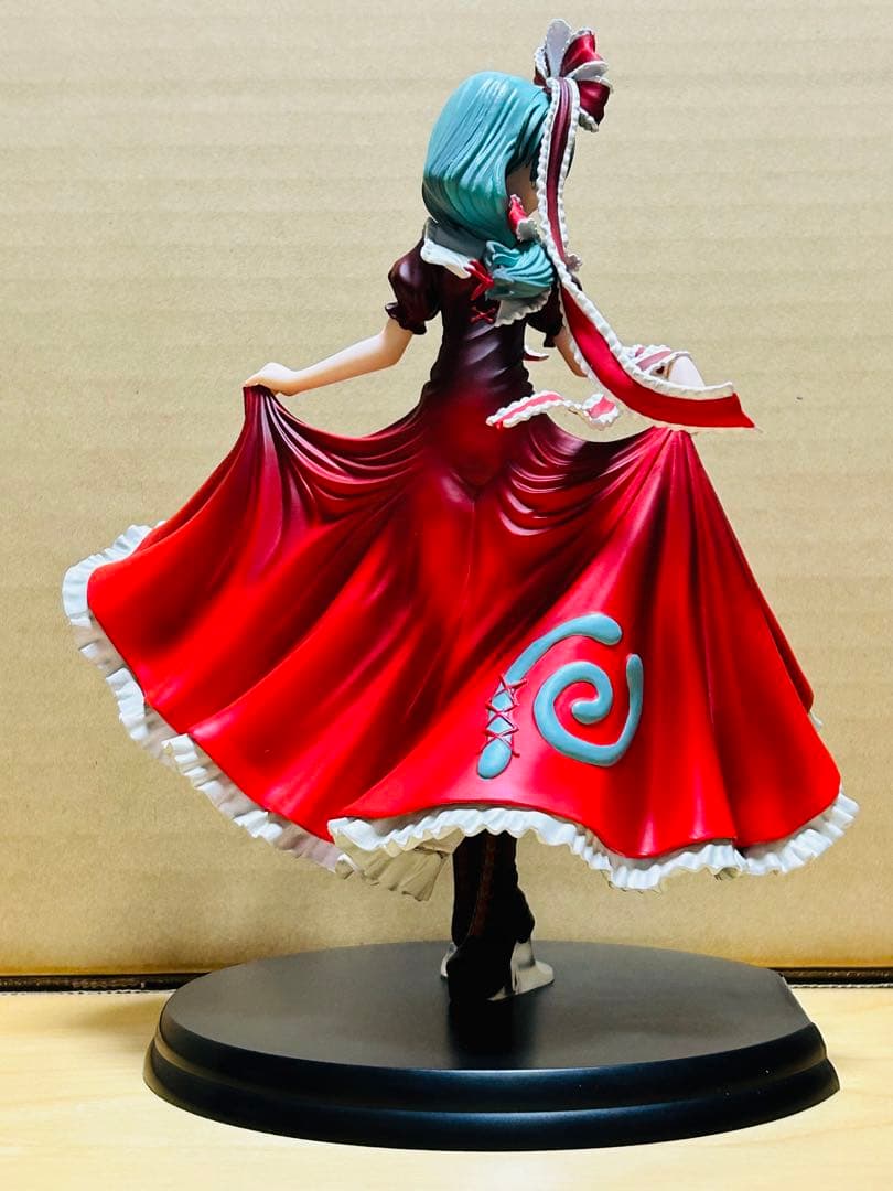 東方　プロジェクト　秘神流し雛 鍵山雛　グリフォン　フィギュア