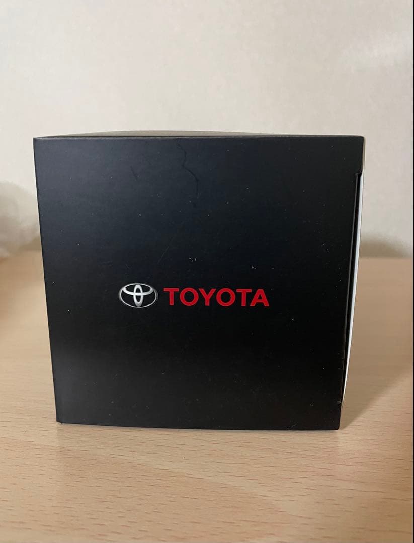 1/30 トヨタ ハリアー HARRIER　非売品ミニカー8W7 TOYOTA