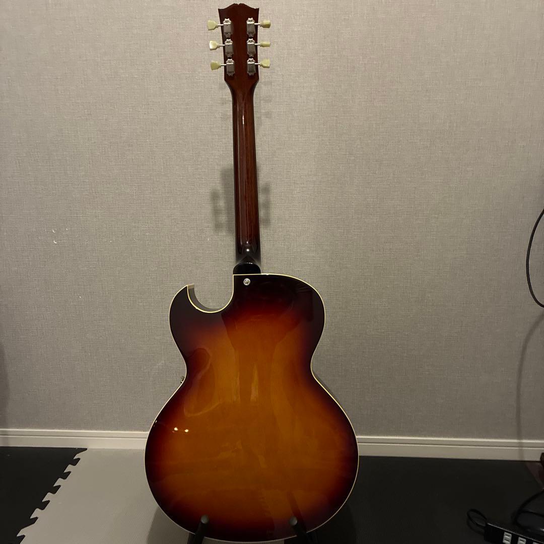 ギター Archtop Tribute AT101