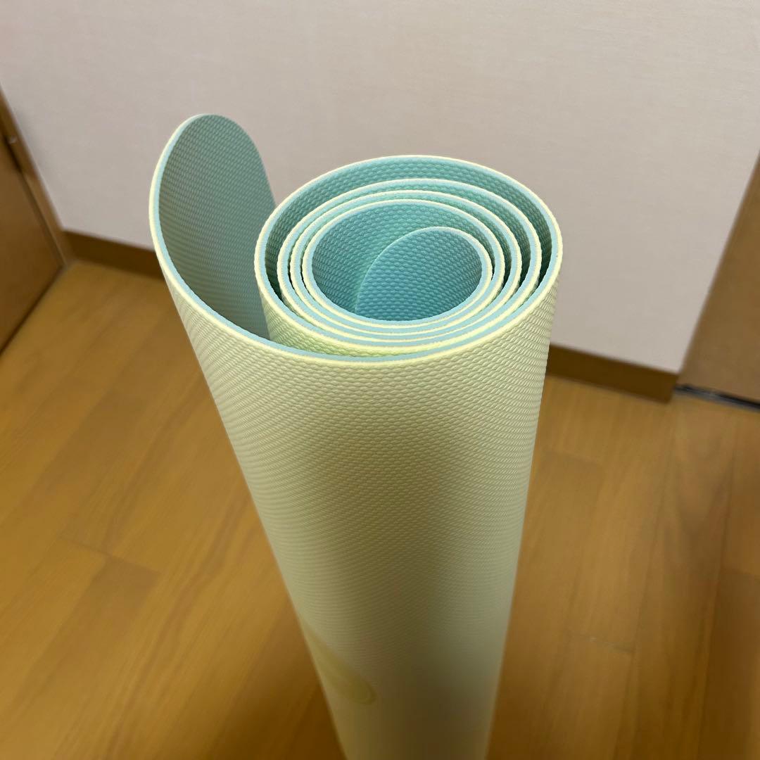 LAVAヨガセット：ヨガウェア・タンクトップ・レギンス・ヨガラグ・ヨガマット