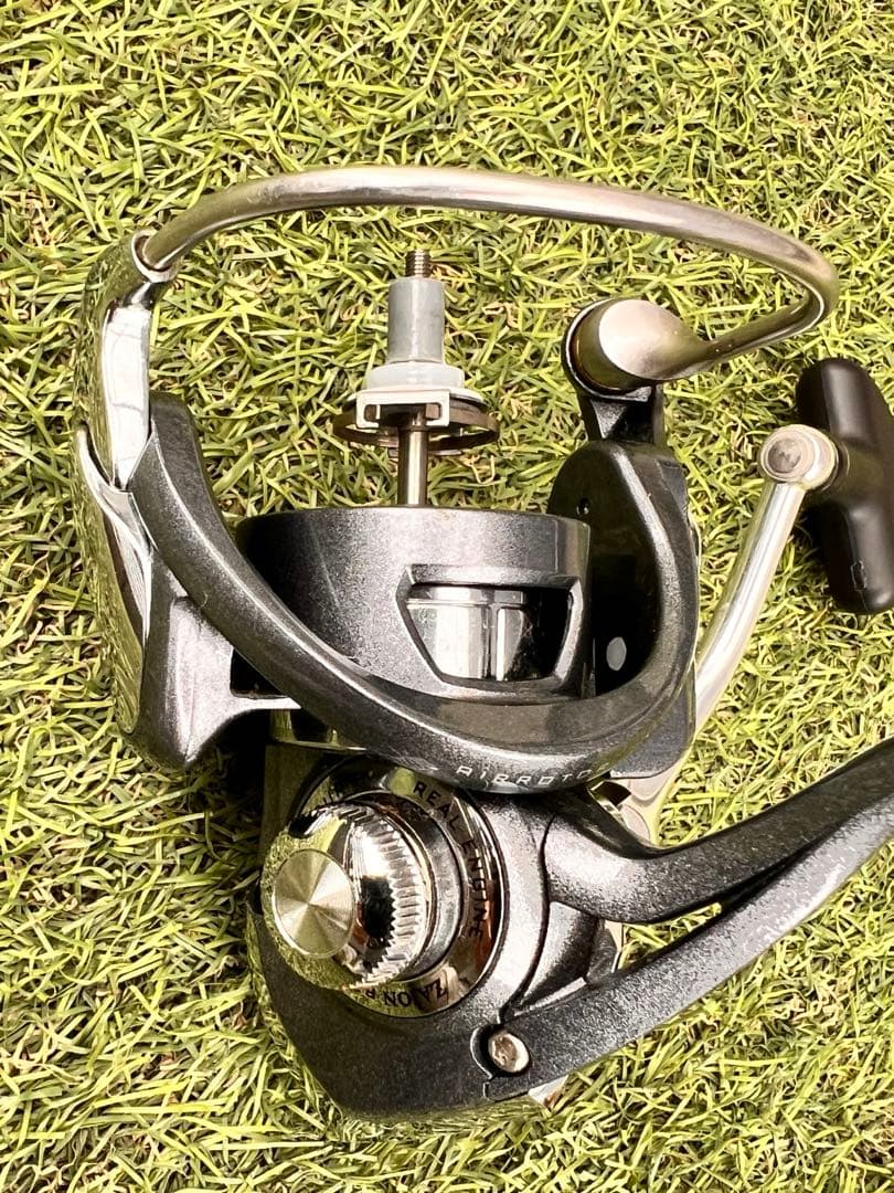 11 FREAMS 2500 レアスプール付き フリームス