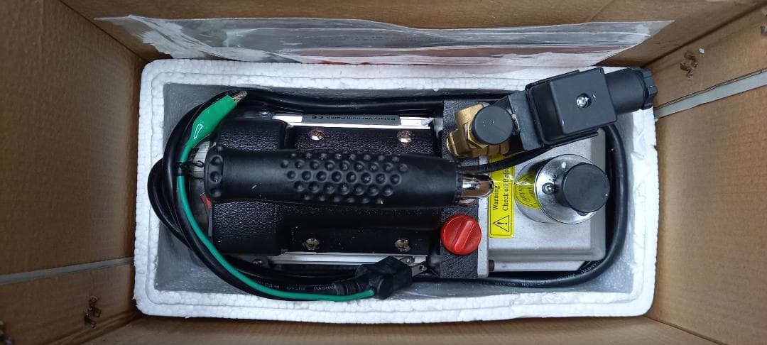 真空ポンプ　XP205