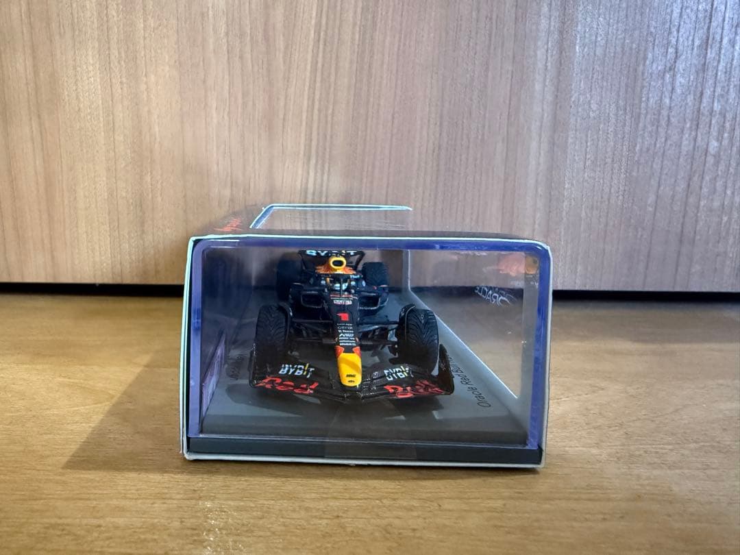 激レア　F1 ドライバー　max verstappen 直筆サイン入りトミカ