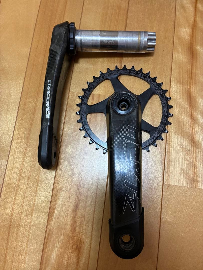 Race face カーボンクランク2本セット　パワーメータ仕様　BB他付属