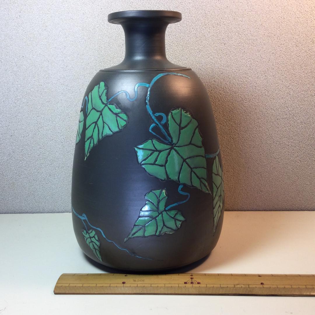陶芸　手作り陶器　ツル文花入れ