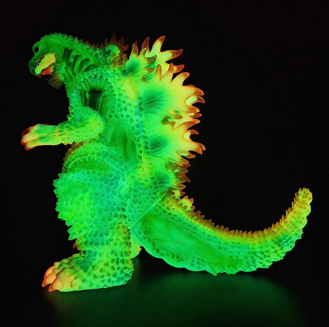 赤目天使　ゴジラ　蓄光