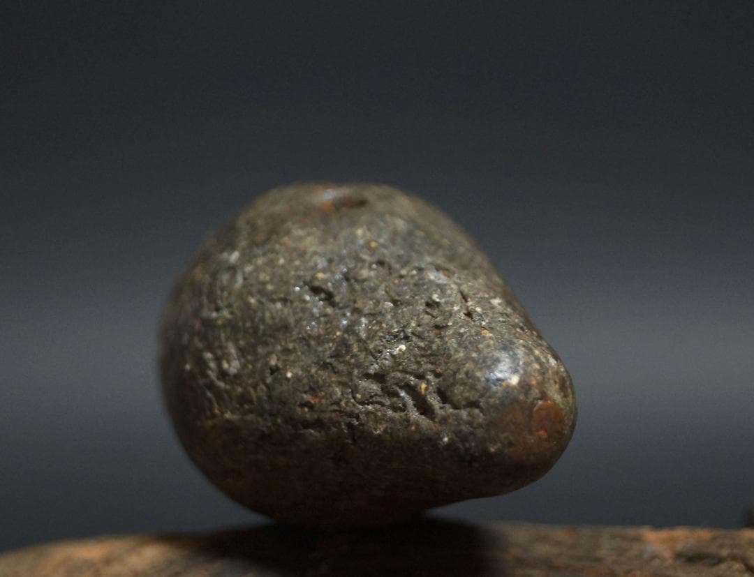 オールドチベット ツァツァ(薬擦擦/須弥山)秘薬 護符大玉根付緒締玉提げ物装飾品