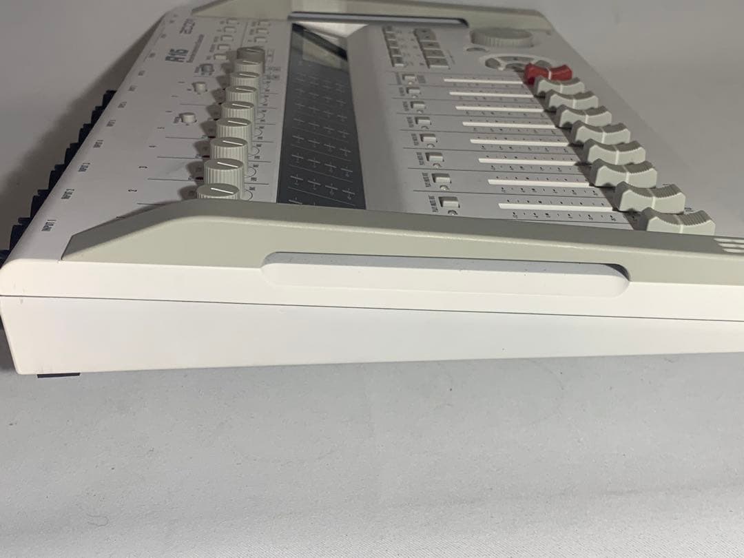 ZOOM R16 MTR マルチトラックレコーダー