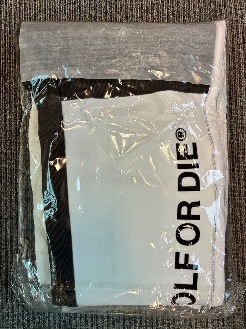 MARK&LONA キルティングハイブリッドパンツ　新品未開封