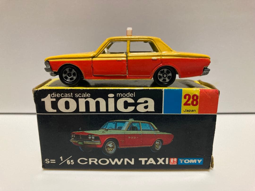 トミカ　日本製　トヨタ　クラウンタクシー　1Aホイール　色指定箱　シール付き