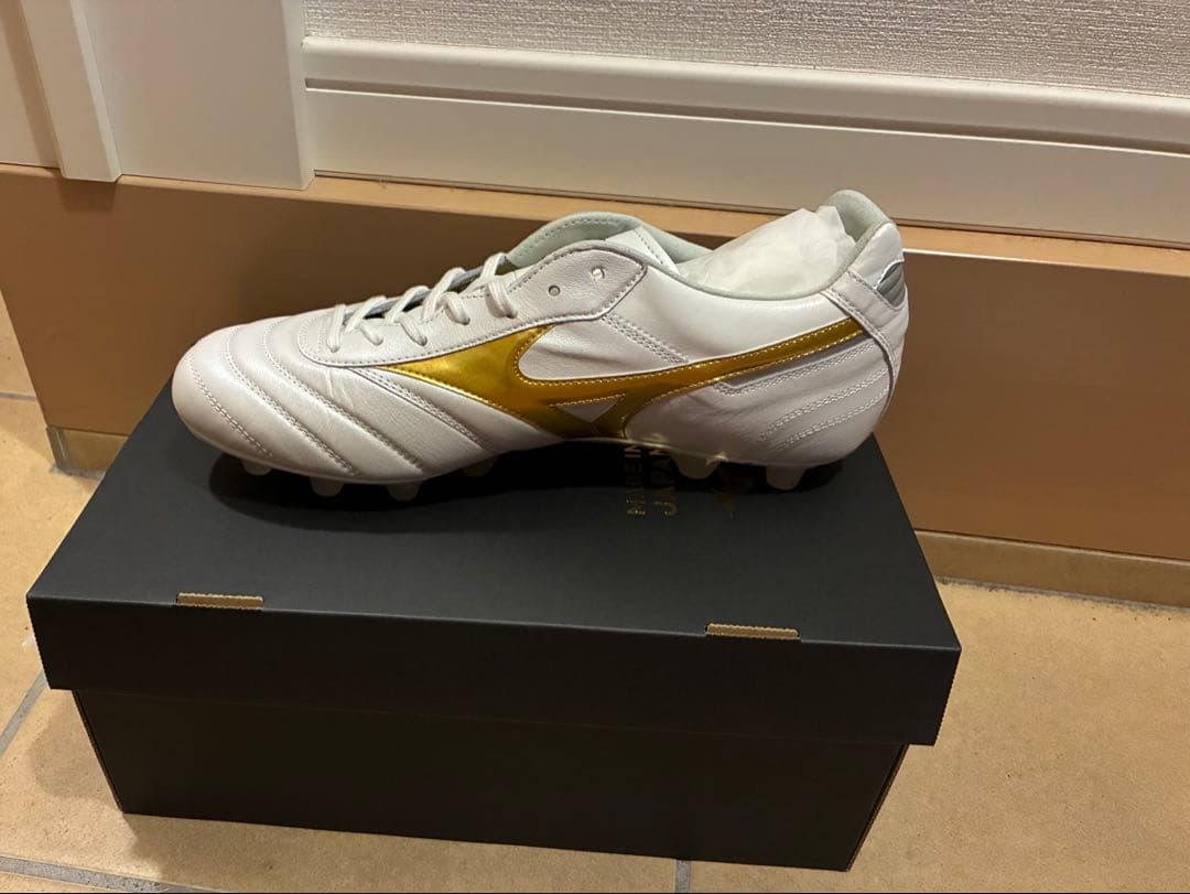 モレリア2 ミズノ　サッカーシューズ ホワイト/ゴールド