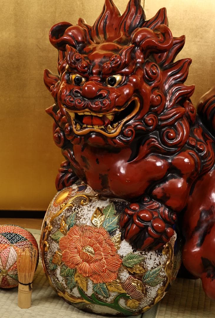 アン、九谷焼　八幡釜　太吉　獅子　牡丹　置物　床飾　高さ56㎝ BK043