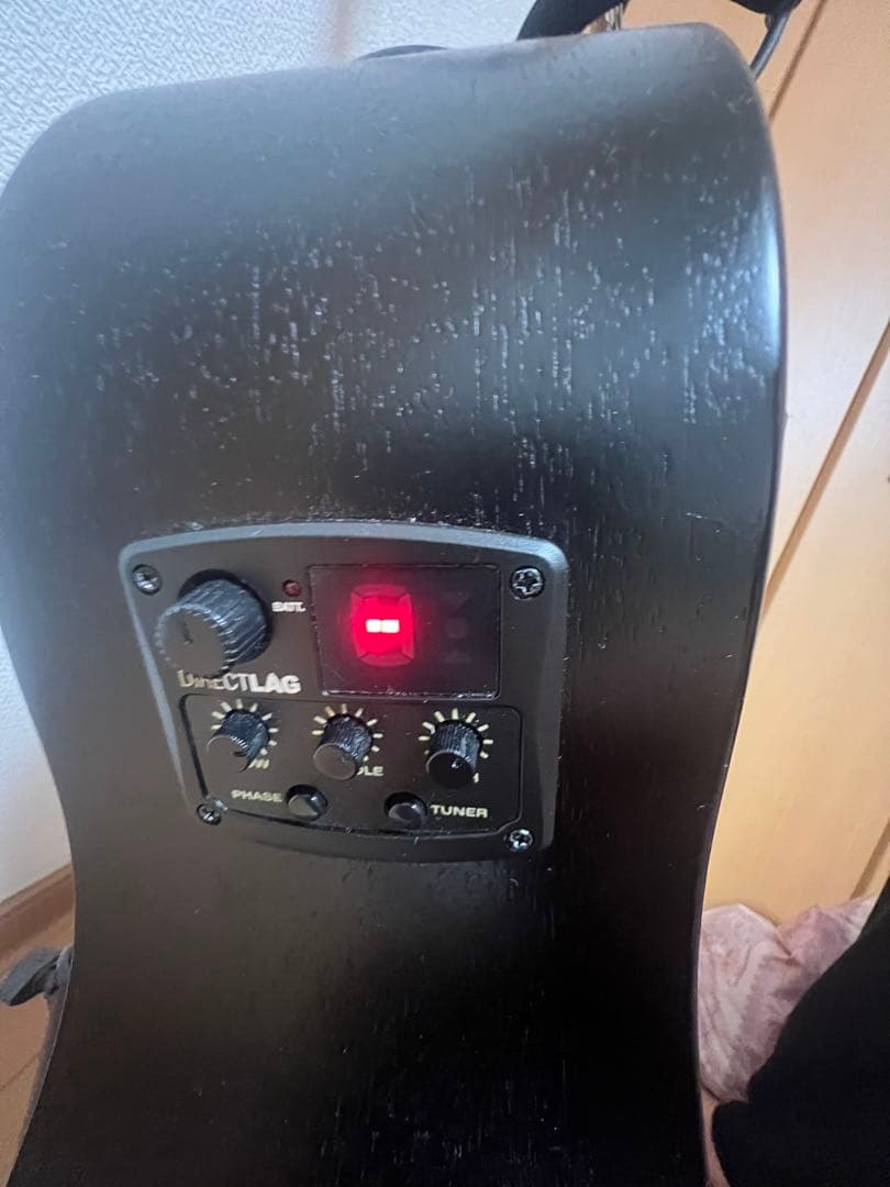 アコースティックギター(エレアコ搭載)