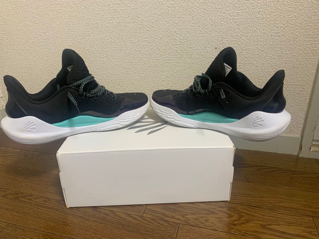 週末限定値下げ curry11 27㎝ アンダーアーマー カリー バッシュ