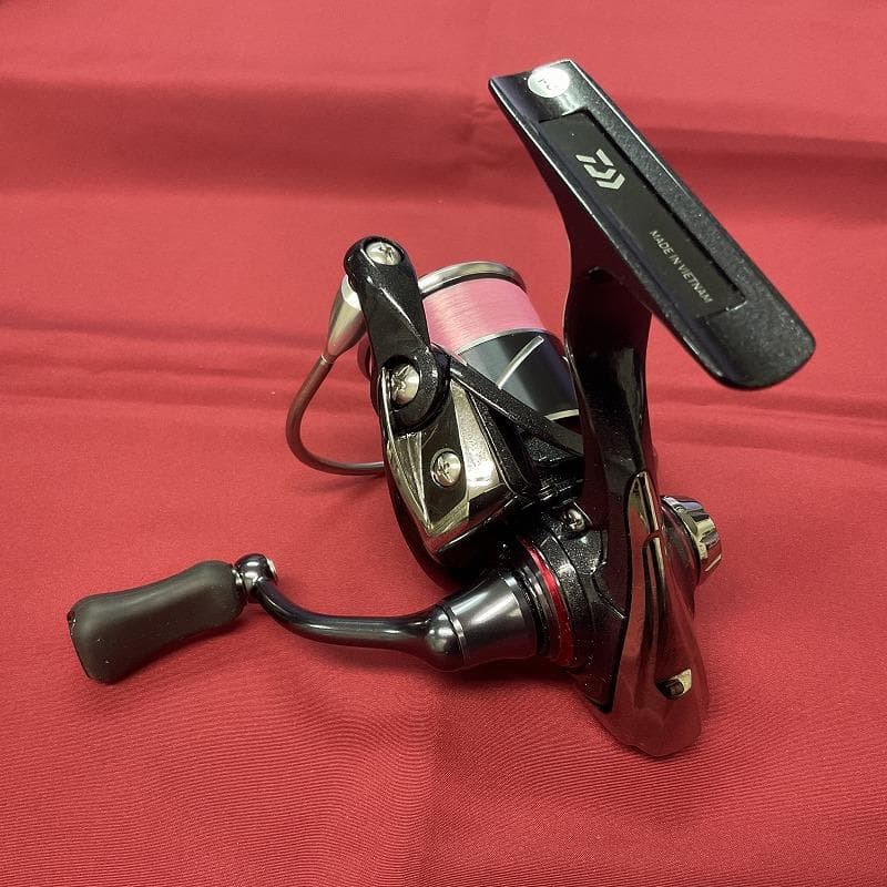 あ*ん様 ダイワ　20月下美人　X　LT1000S-P　ライン付き　未使用品