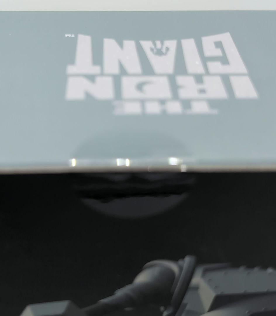 アイアン・ジャイアント RIOBOT フィギュア