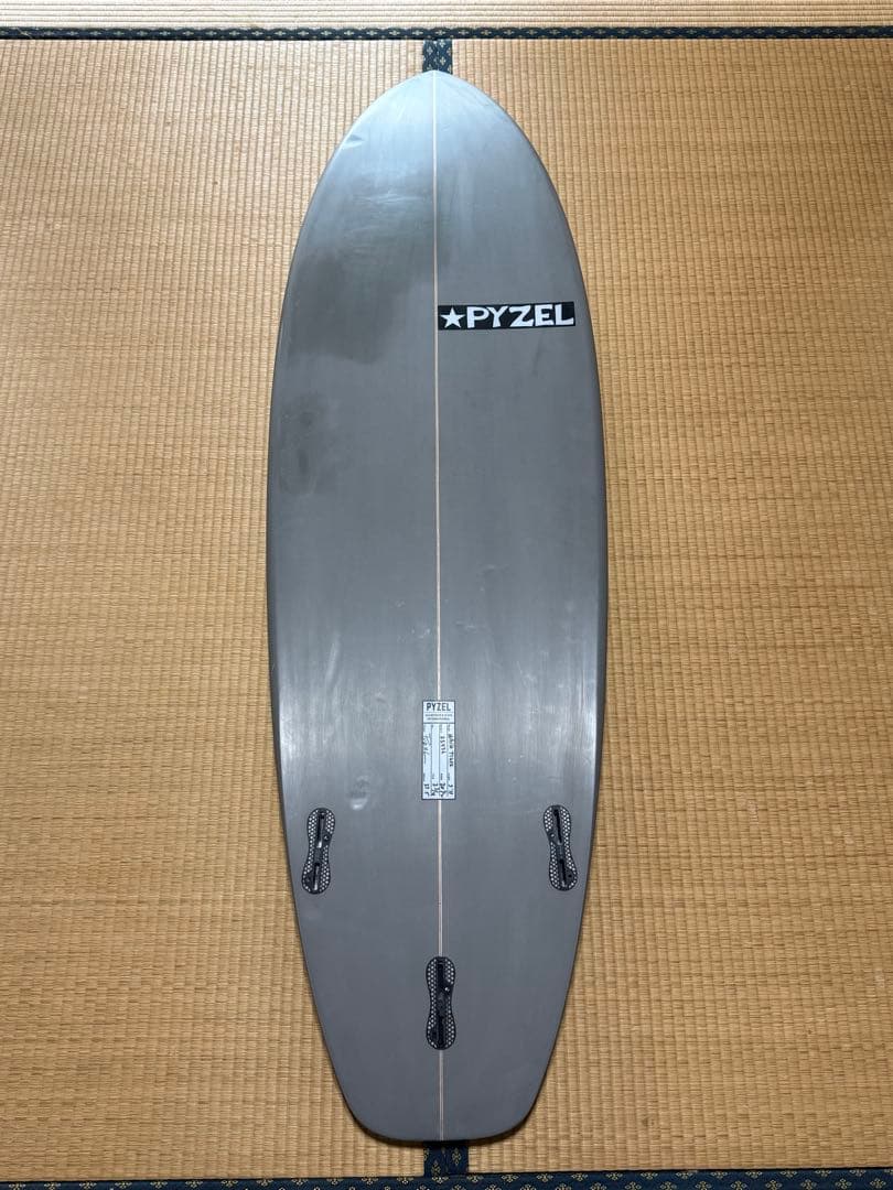 PYZEL WHITE TIGER 5’11” パイゼル　サーフボード