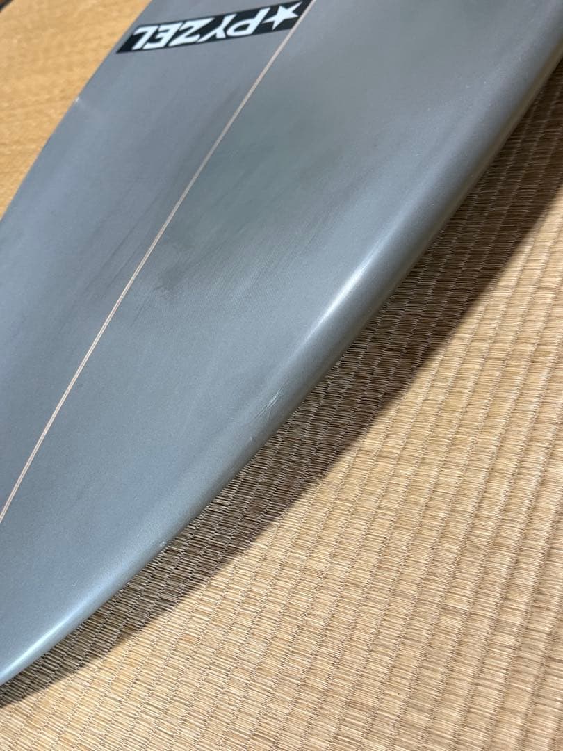 PYZEL WHITE TIGER 5’11” パイゼル　サーフボード