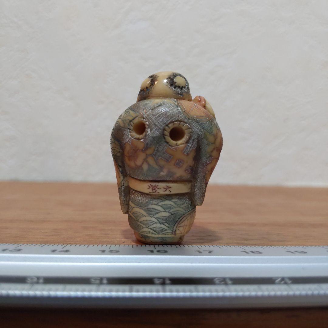 時代提物 縁起物彩色根付 天然素材 在銘【唐仙人】高さ約4.1cm 重さ約14ｇ