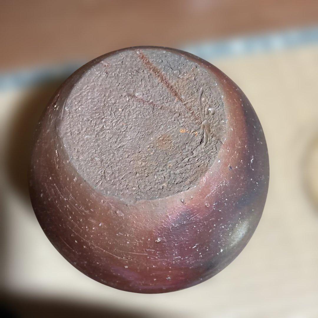 茶色い球形花瓶