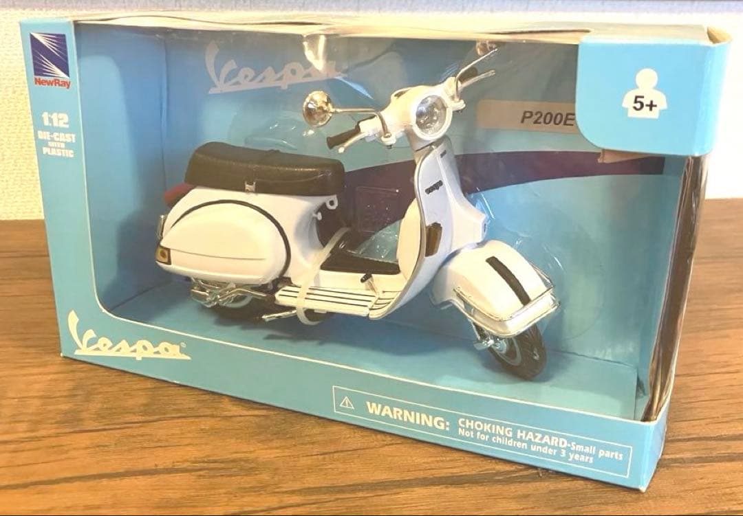 松田優作　探偵物語モデル　Vespa P200E ダイキャストモデル 1:12