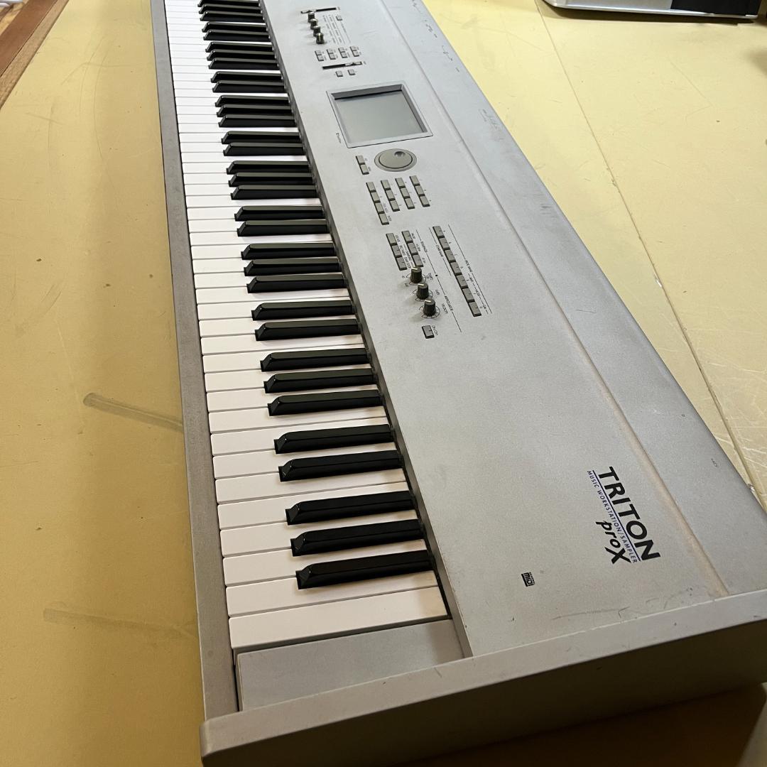 KORG TRITON Pro-X 88鍵 シンセサイザー 動作確認済