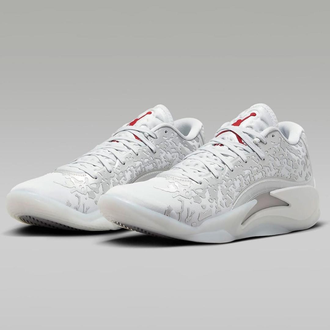 セール　ジョーダン　ザイオン3 PF リキッドメタル 25cm シルバー