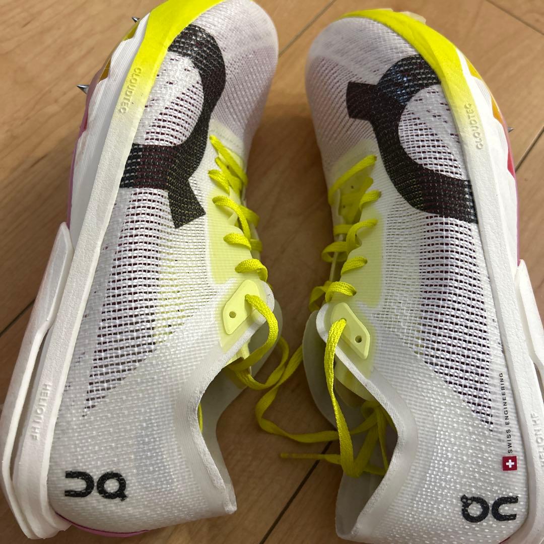 On CITIUS2スパイクシューズ ホワイト/イエロー