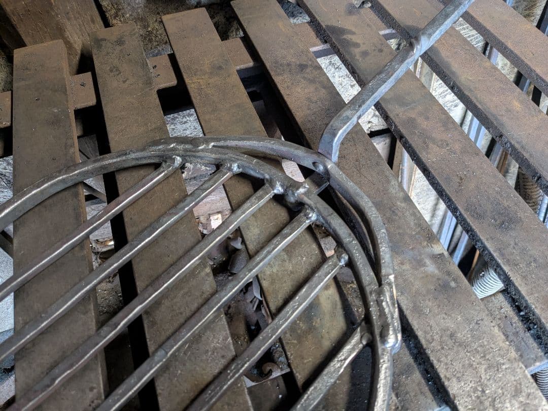 焚き火ハンガー用円形のロストル　ソロキャンプ道具