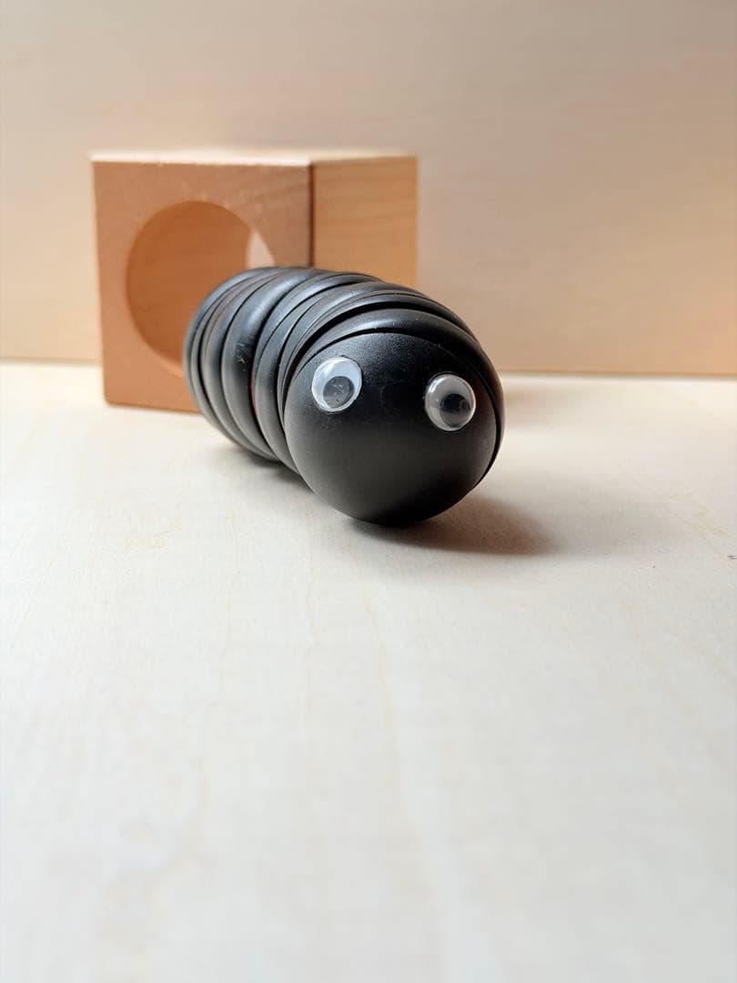 ネフ　naef zita イモムシ