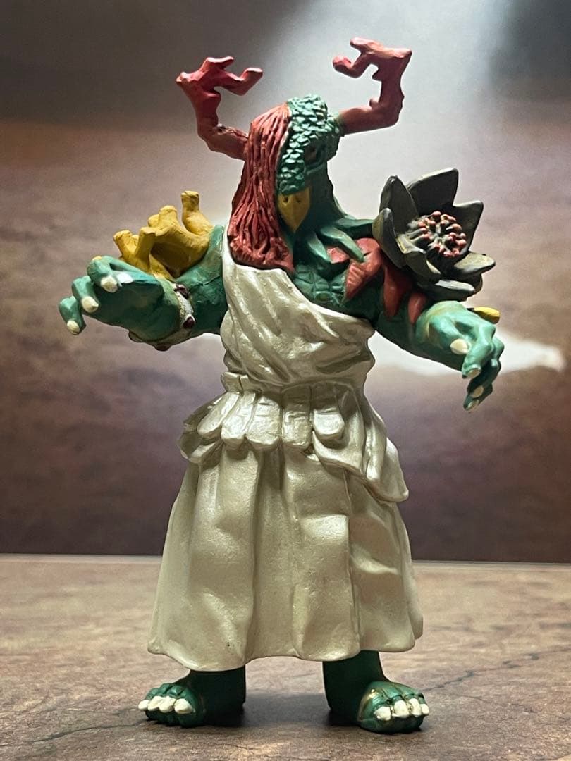 開封美品！ HG原色ウルトラ怪獣大百科『怪獣美少女コンテスト』ウルトラマン