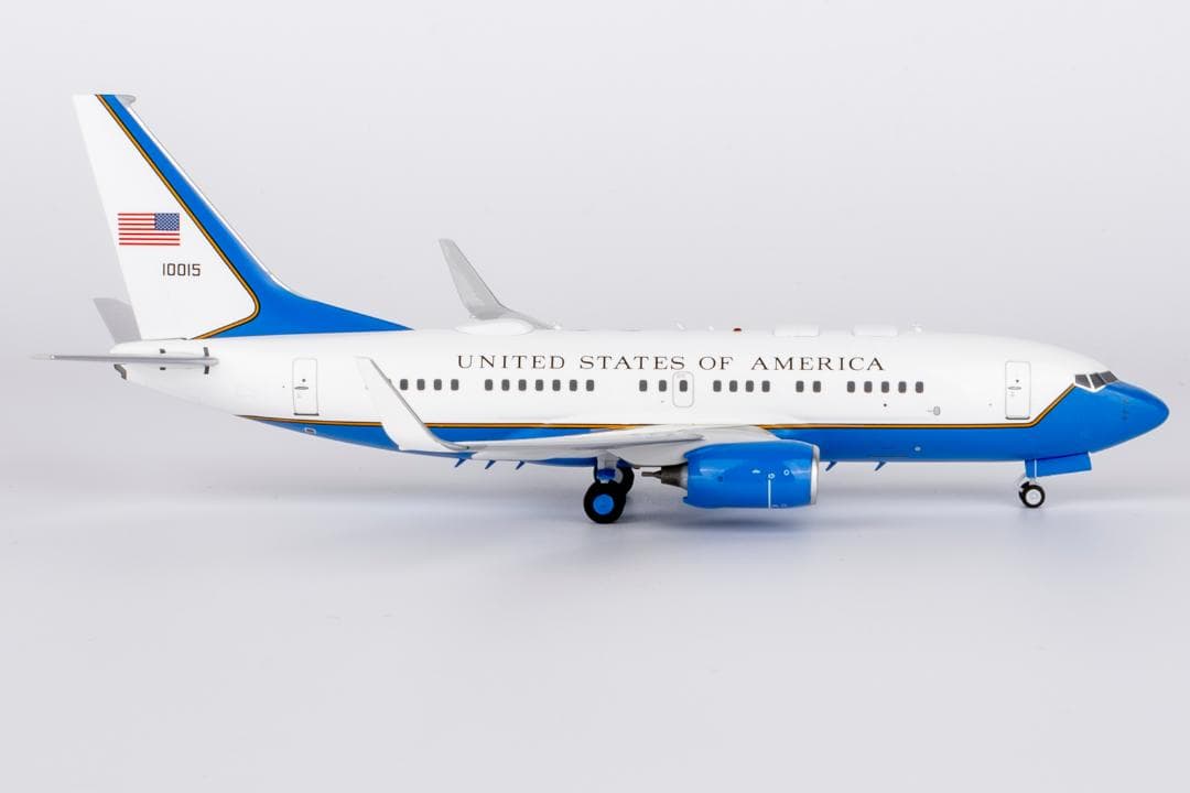 アメリカ空軍 C-40B 01-0015 1/200