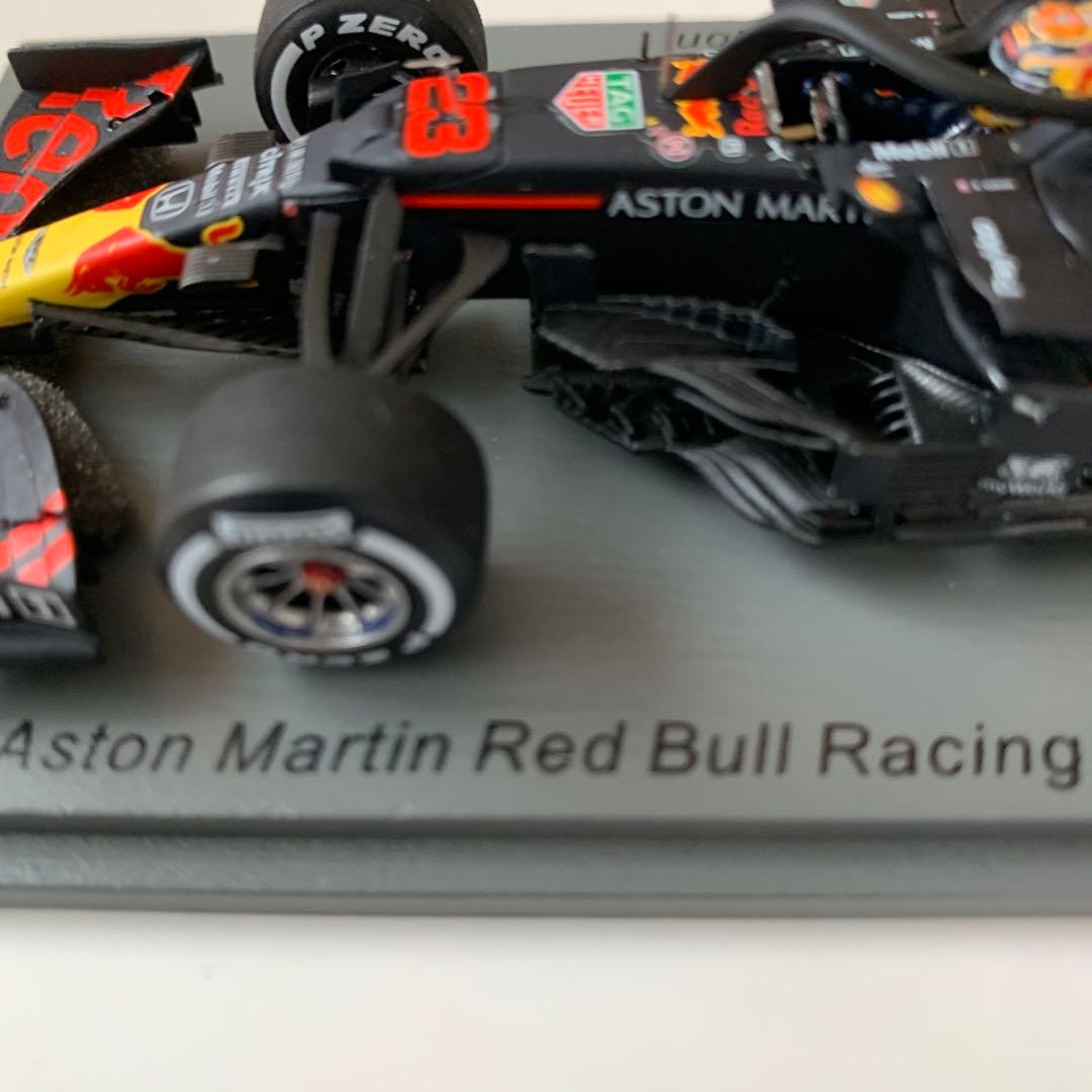 Aston Martin Red Bull Racing RB16 アルボン