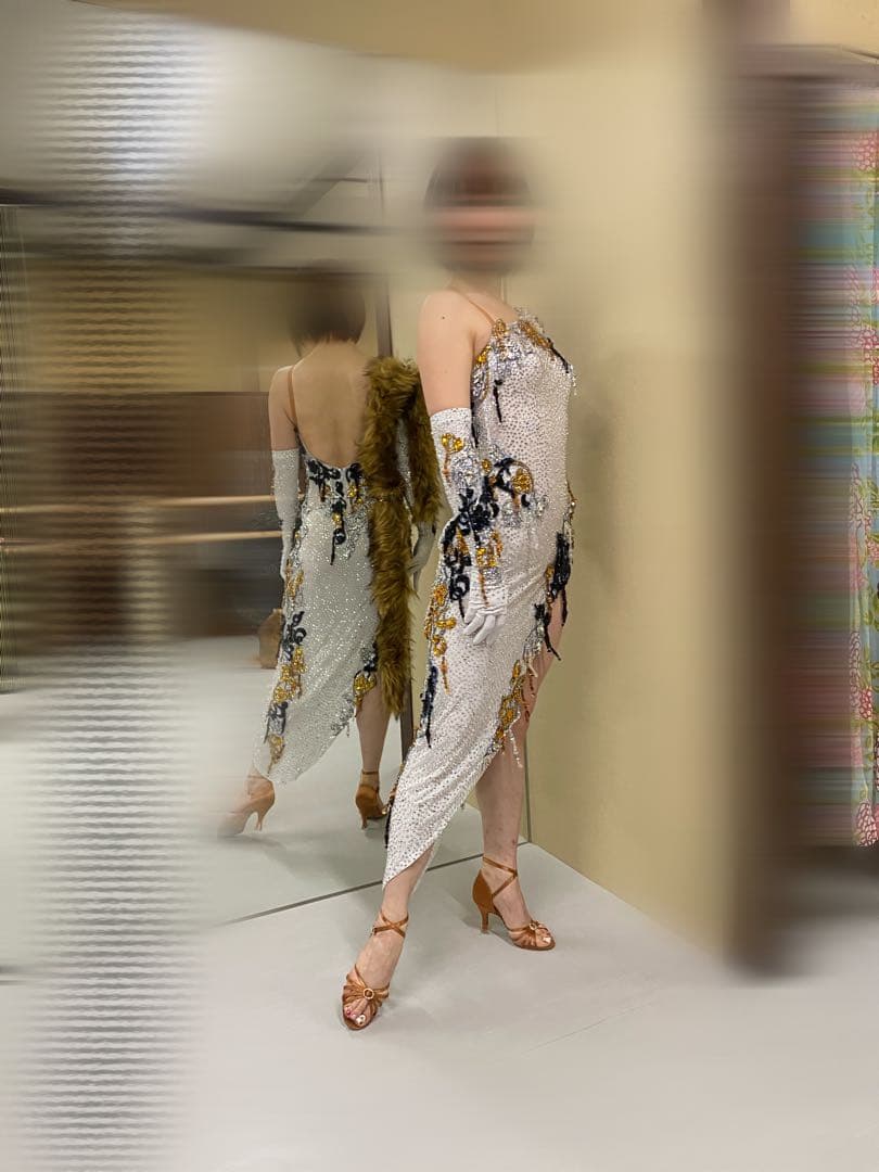 Abraham Martinez ファー付きオーダードレス