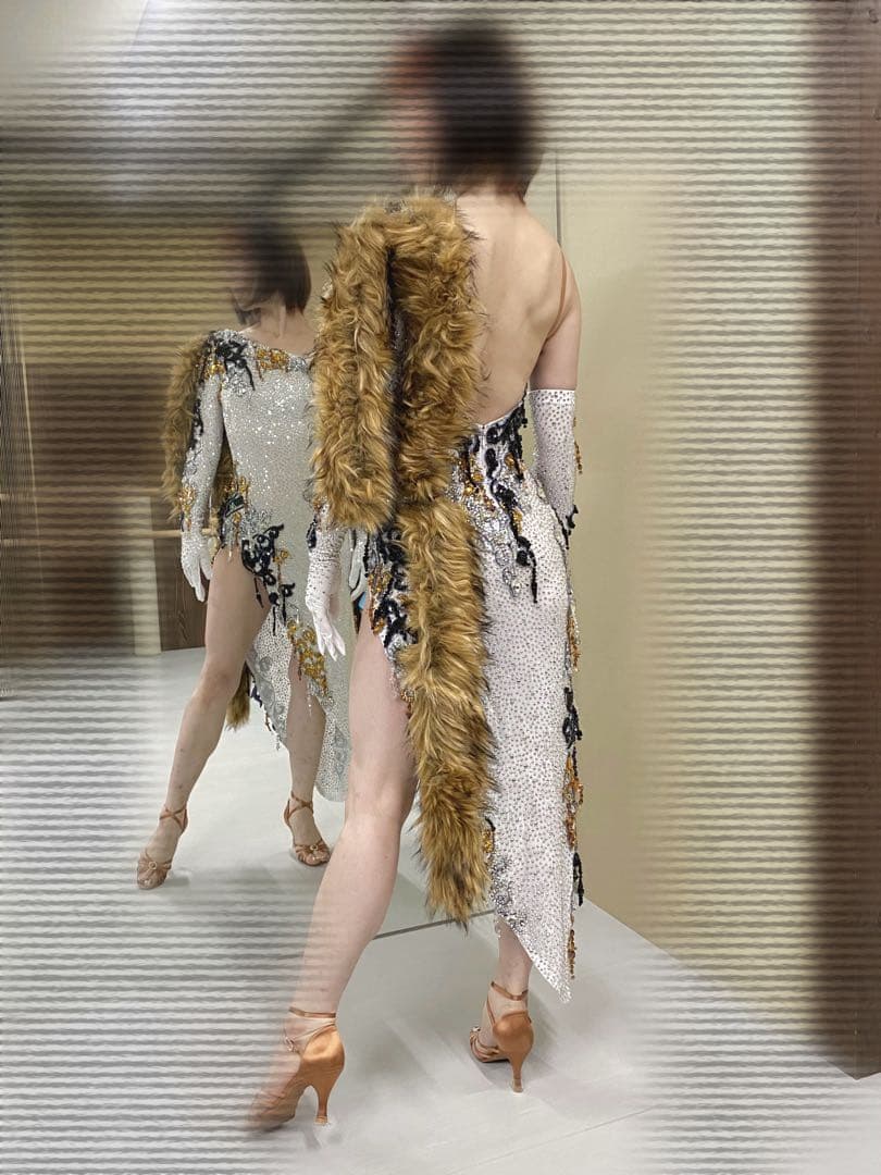 Abraham Martinez ファー付きオーダードレス