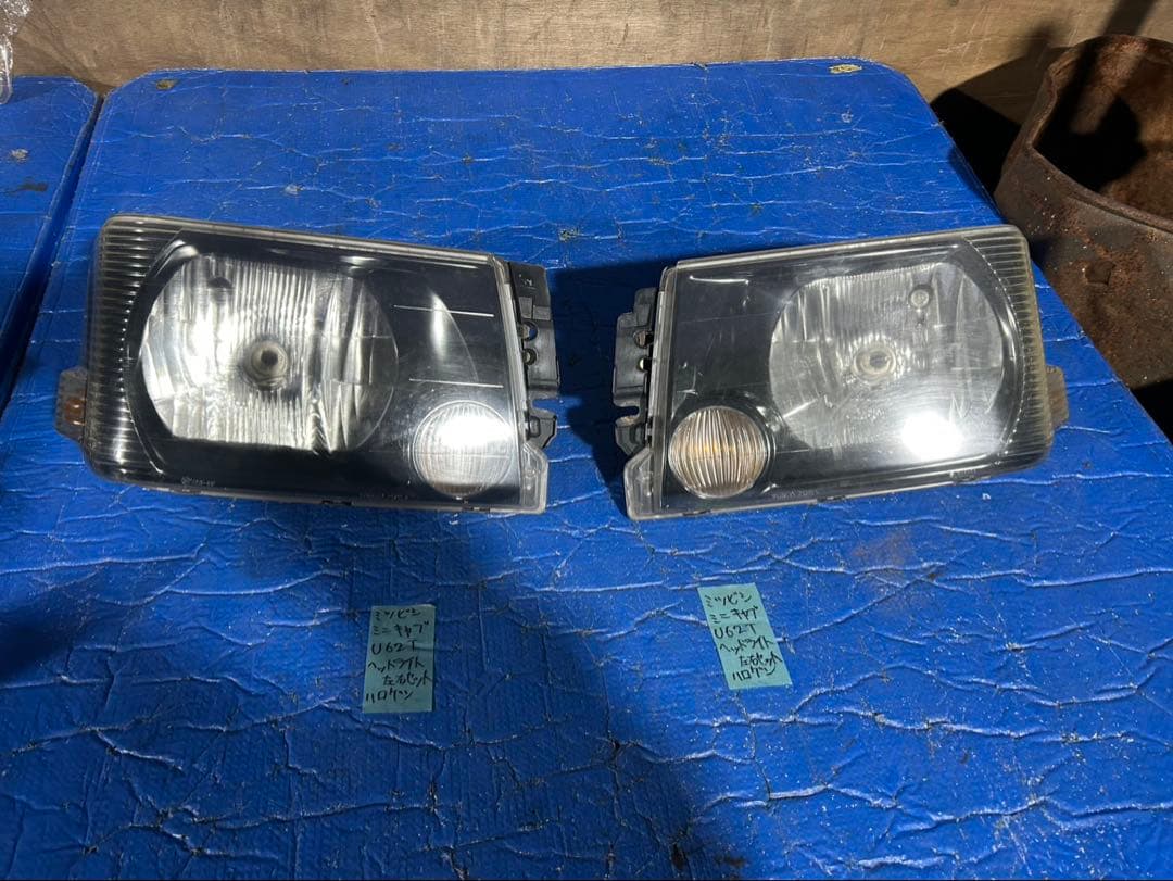 三菱　ミニキャブ　U62T ヘッドライト左右セット