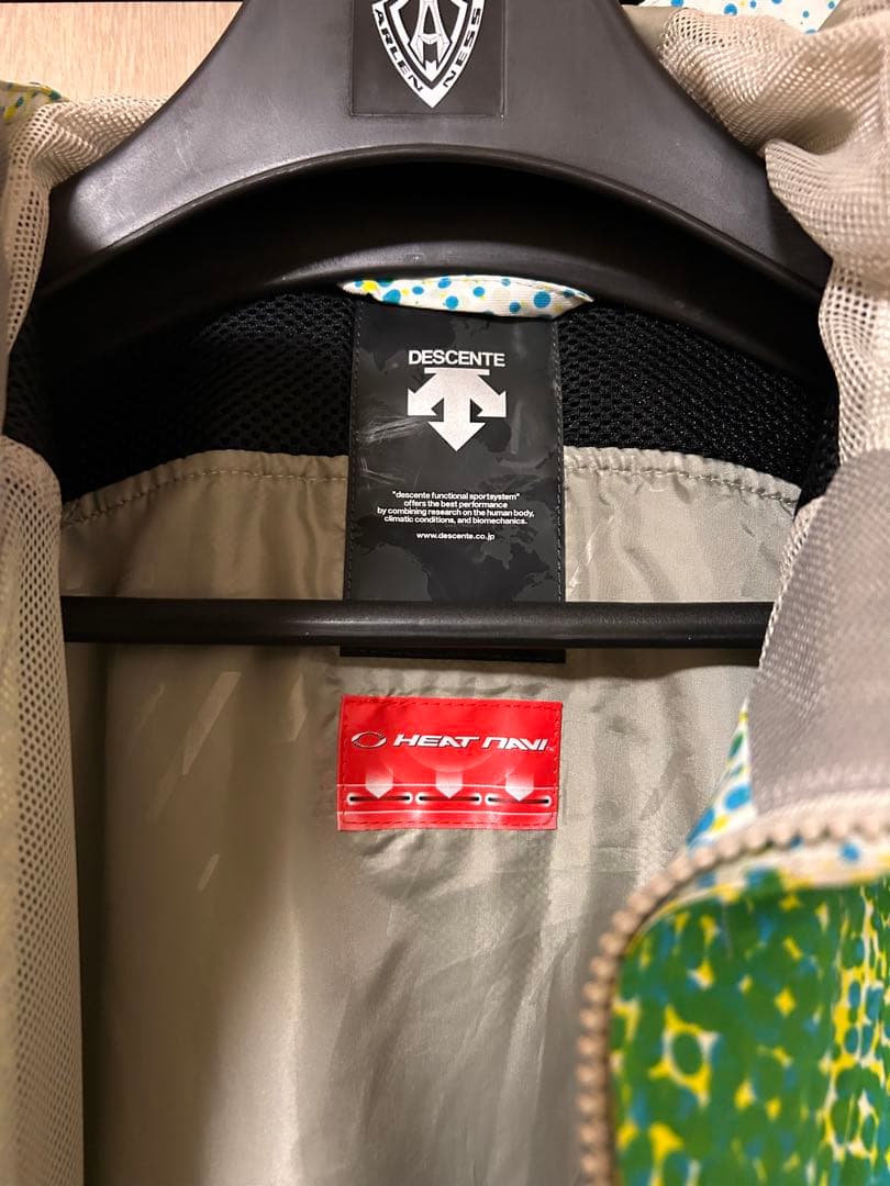 DESCENTE デモモデルスキーウェア　Mサイズ 　デサント