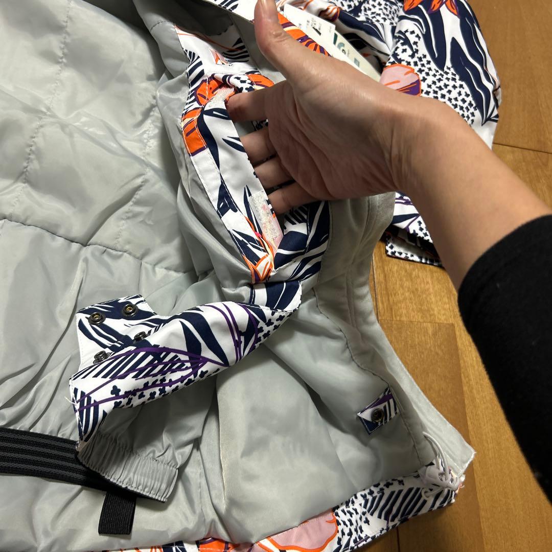 新品！タグ付き！　ROXY 花柄　スキーウェア　ボードウェア　防寒　S