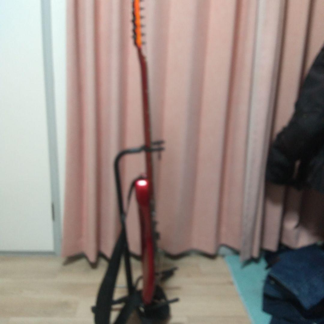 フェルナンデス　リミテッドエディション　ストラトタイプ　赤色