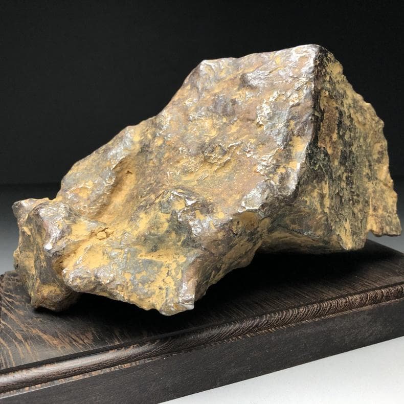 隕石　アルタイ隕石　大型隕石 6.9キロ　鉄隕石　ナチュラル　原石 木台付き