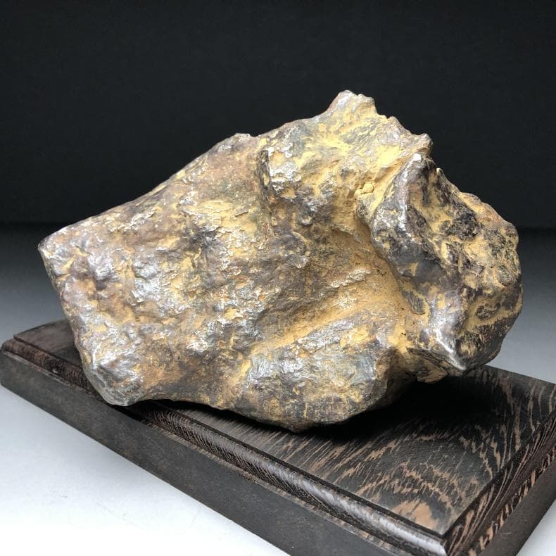 隕石　アルタイ隕石　大型隕石 6.9キロ　鉄隕石　ナチュラル　原石 木台付き