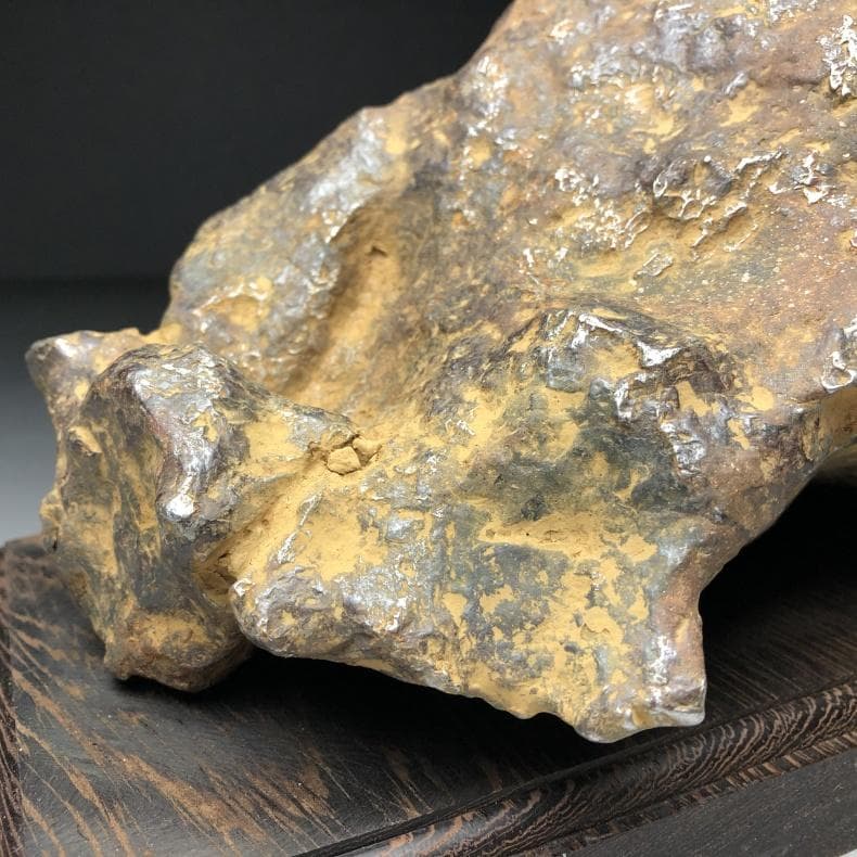 隕石　アルタイ隕石　大型隕石 6.9キロ　鉄隕石　ナチュラル　原石 木台付き