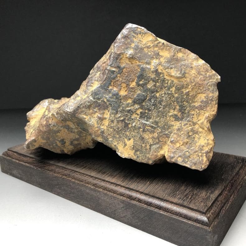 隕石　アルタイ隕石　大型隕石 6.9キロ　鉄隕石　ナチュラル　原石 木台付き
