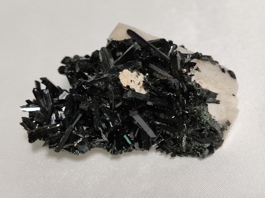 パワーストーン　天然石　原石　エジリン輝石　33g　No.159