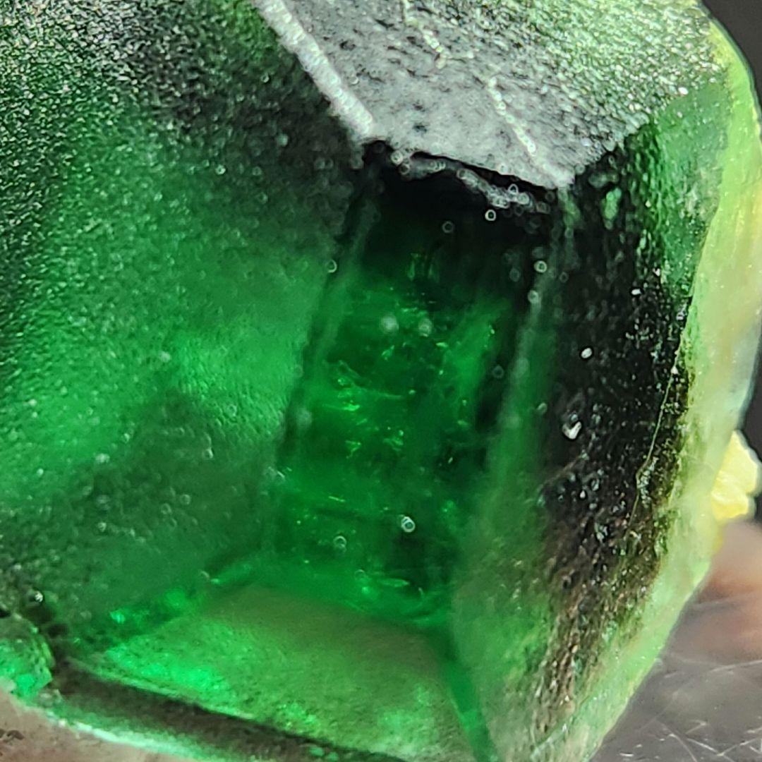 エイリアン アイ？フローライト原石