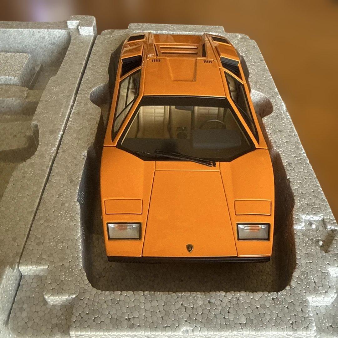 1/18 ランボルギーニ カウンタック LP400 (オレンジ)