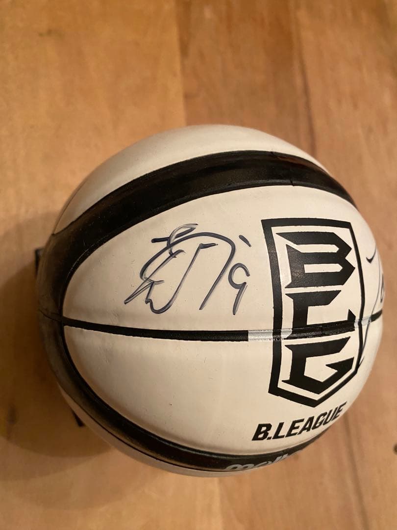 B.LEAGUE サイン入りボール #9安藤周人　#8張本天傑