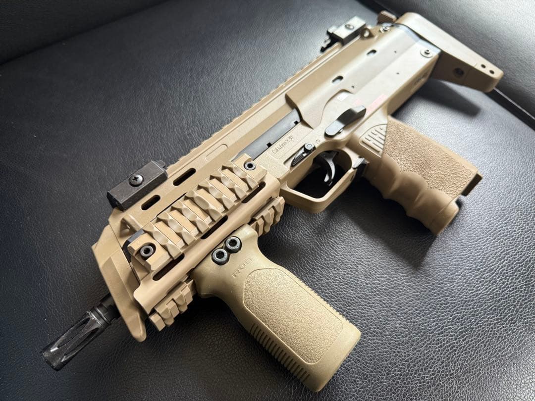 美品 東京マルイ MP7A1 TANカラー マガジン無し タンカラー ガスガン